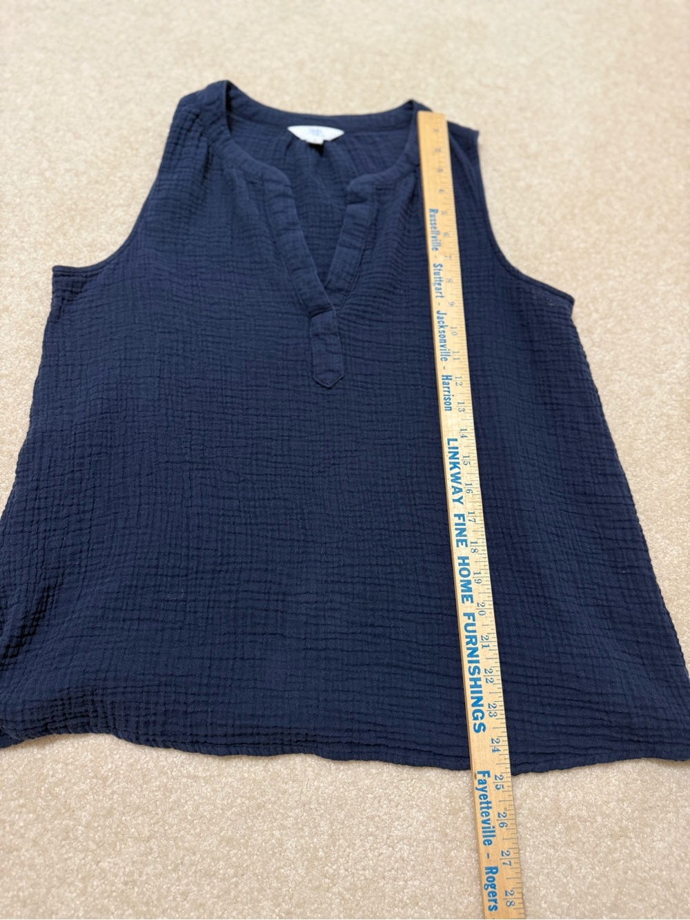 Time and Tru Navy Sleeveless Split V-Neck Tank Medium - Picture 4 of 6
